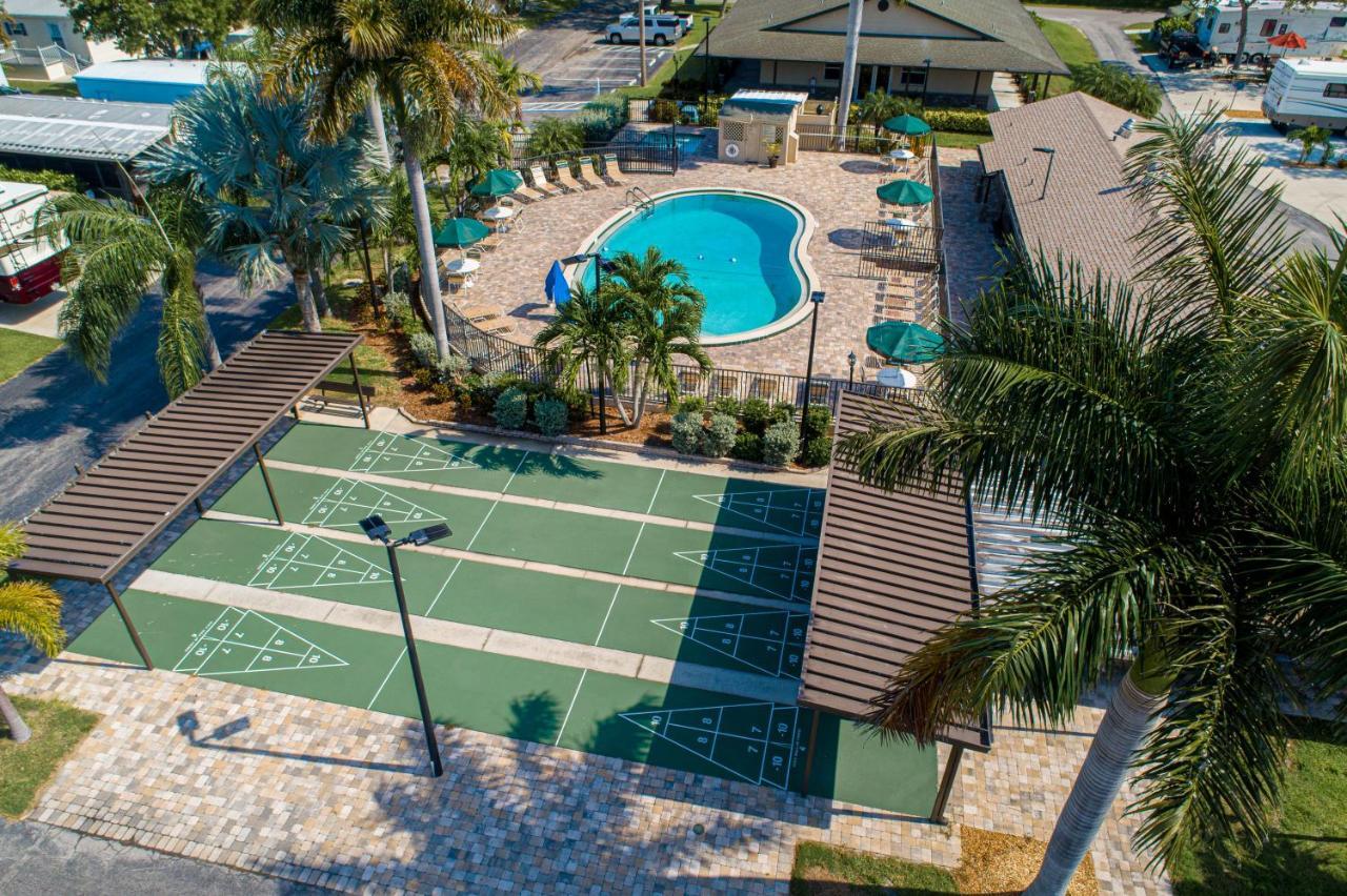Groves Rv Resort Harlem Heights Esterno foto