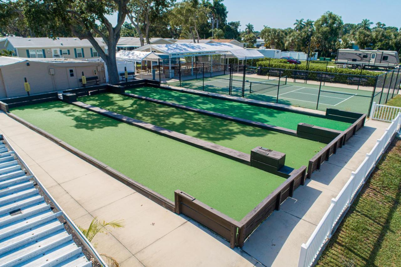 Groves Rv Resort Harlem Heights Esterno foto